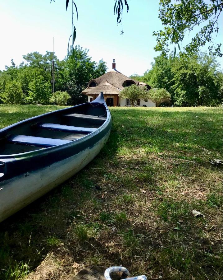 Hideout Homestead On The Riverside Fishing&Hunting Mezotur Exterior photo